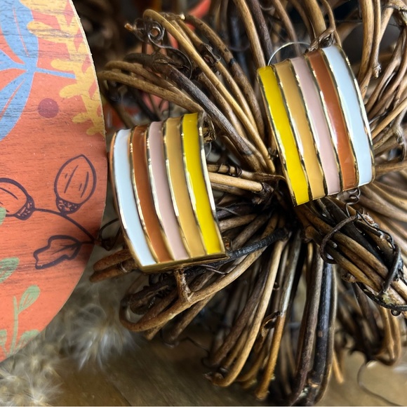 Earrings each pair sold separately all styles, shapes, colors and sizes - Picture 11 of 16